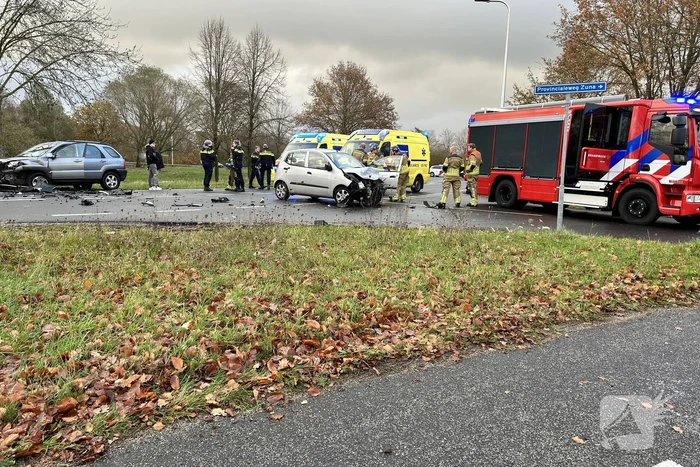 Gewonde na flink ongeval op kruising