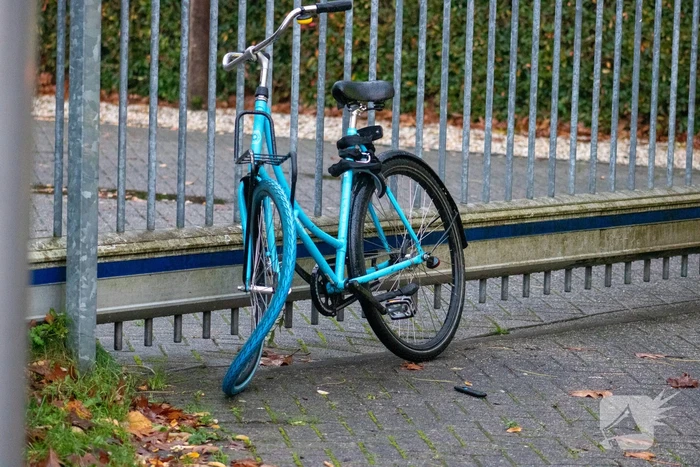Fietser gewond bij aanrijding met bestelbus