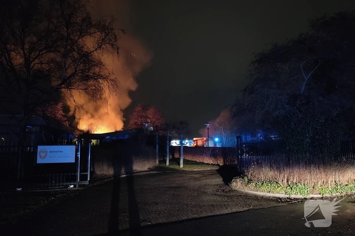 Boot volledig verwoest door uitslaande brand