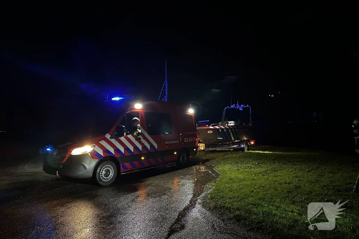 Boot volledig verwoest door uitslaande brand