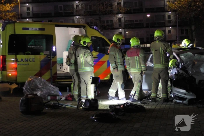 Twee gewonden bij ernstig ongeval recht voor brandweerkazerne