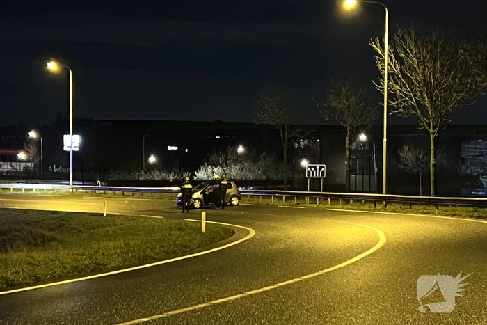 Automobilist raakt van de weg