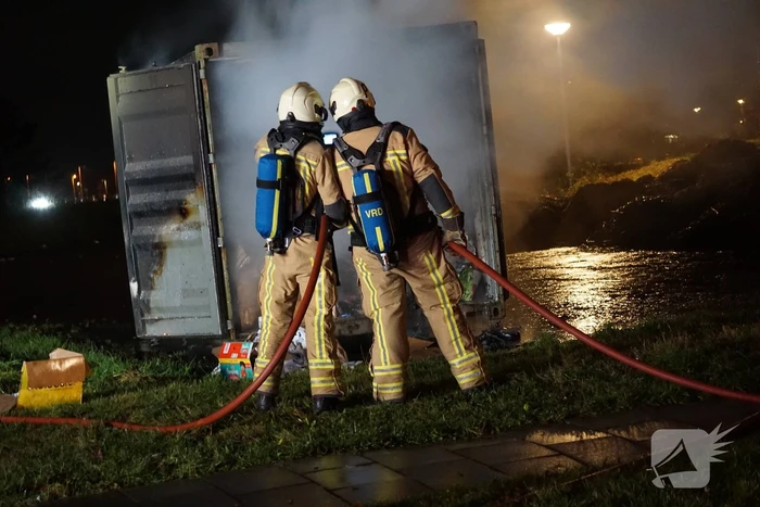 Flinke brand in grote container
