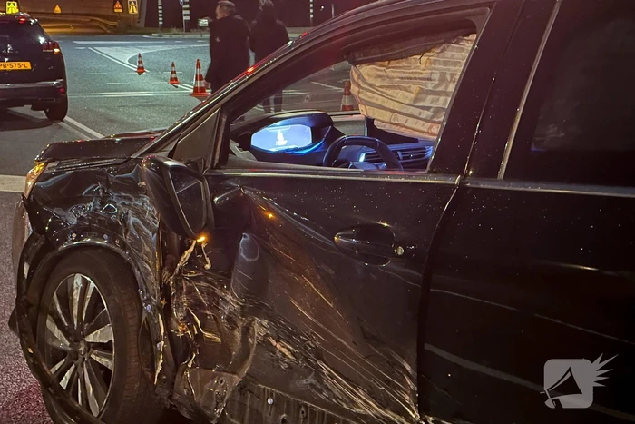 Ravage na frontale botsing tussen auto's
