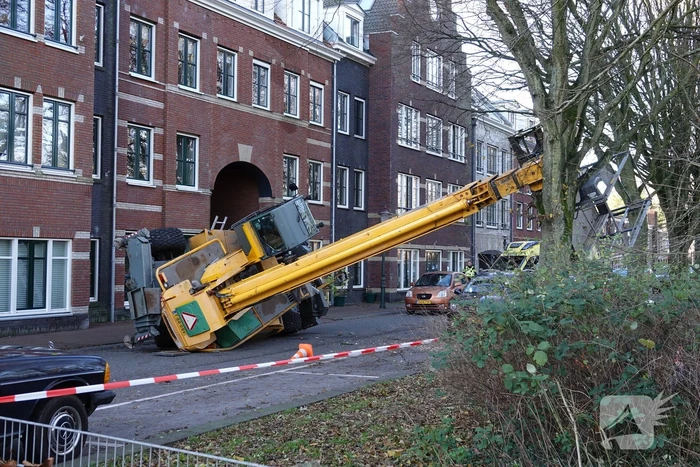 Verreiker valt om een persoon zwaargewond
