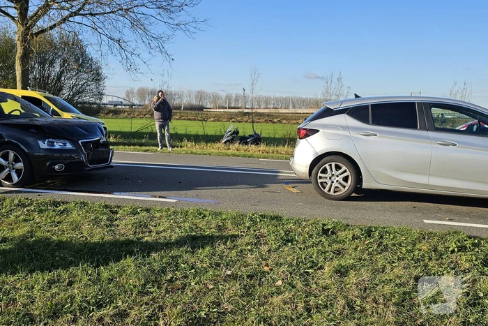Veel schade bij kop-staartbotsing tussen vier voertuigen