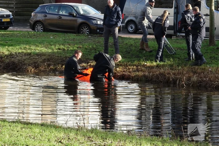 Levenloos lichaam aangetroffen in water