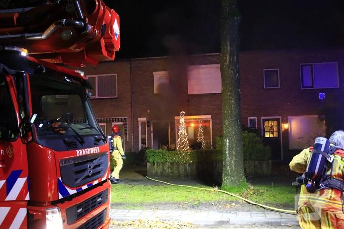 Hevige rookontwikkeling bij brand in woning