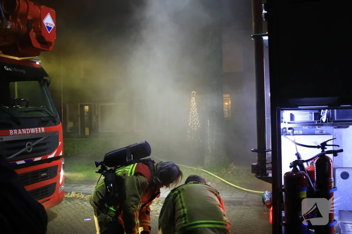 Hevige rookontwikkeling bij brand in woning
