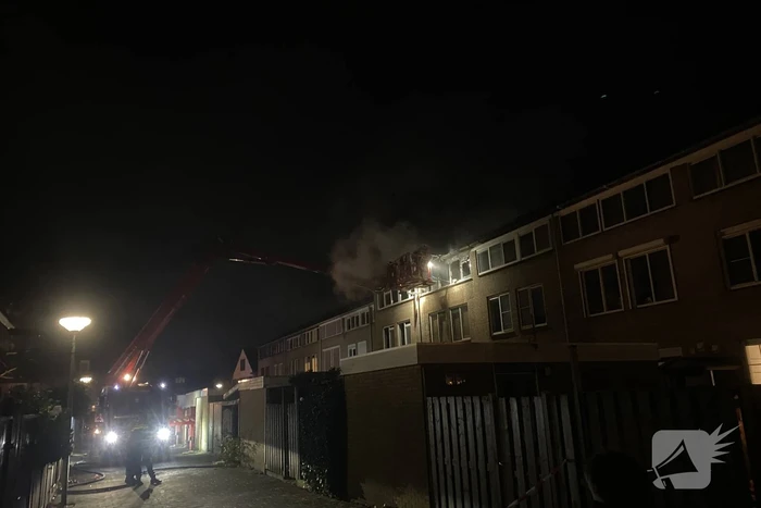 Zolderverdieping verwoest door uitslaande brand