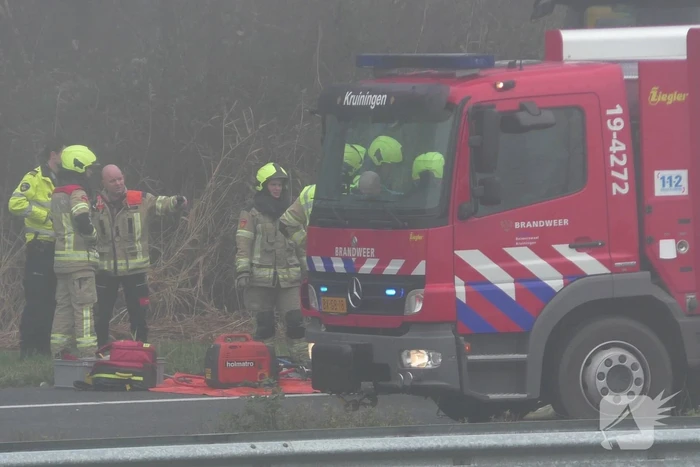 Chauffeur bevrijdt door brandweer bij botsing tussen vrachtwagens