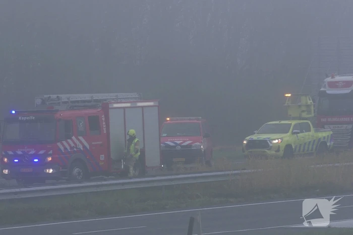 Chauffeur bevrijdt door brandweer bij botsing tussen vrachtwagens