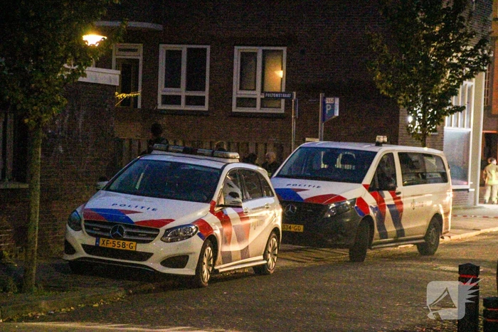 Twee aanhoudingen na chemische lucht in woning, mogelijke drugslab aanwezig