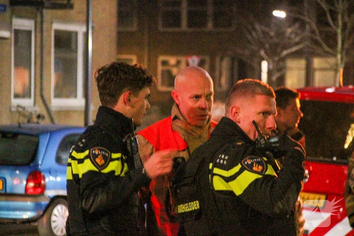 Twee aanhoudingen na chemische lucht in woning, mogelijke drugslab aanwezig