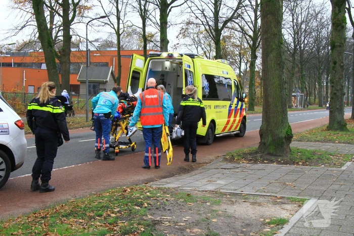 Fietser gewond bij aanrijding met bestelbus