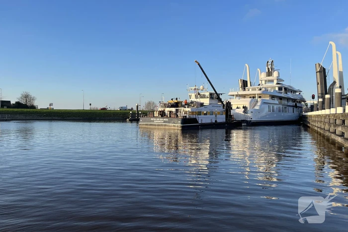Mega jacht 'Capri' opweg naar afbouw