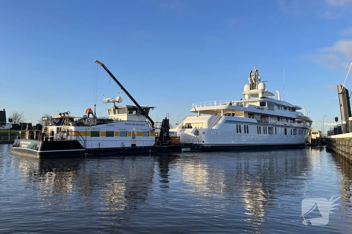 Mega jacht 'Capri' opweg naar afbouw