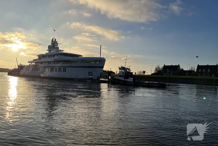 Mega jacht 'Capri' opweg naar afbouw