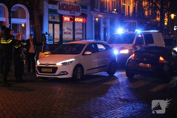 Brandweer controleert auto op brand