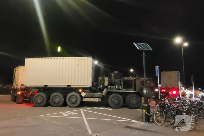 McDrive geblokkeerd door legervoertuigen