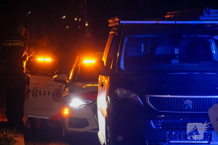 Politie rijdt bestelbus klem, bestuurder aangehouden
