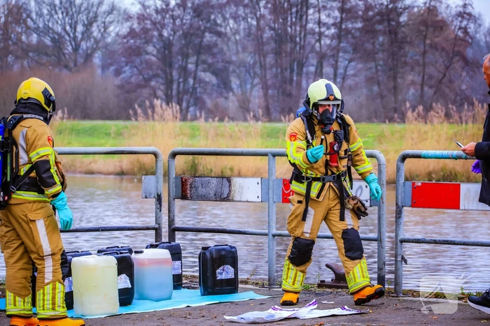 Vaten aangetroffen in de Eem