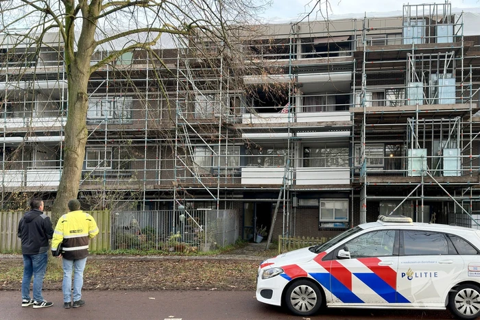 Schade door explosie in portiek