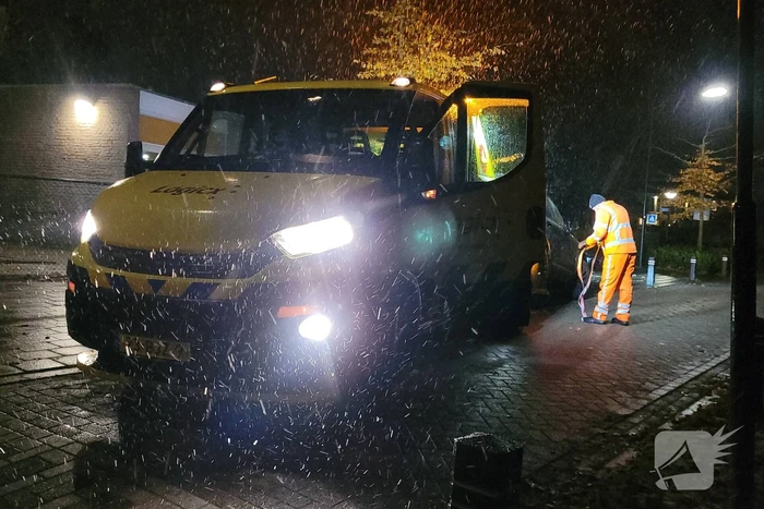 Automobiliste botst op paal na onwelwording