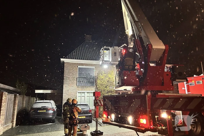 Brand in schoorsteen snel gedoofd