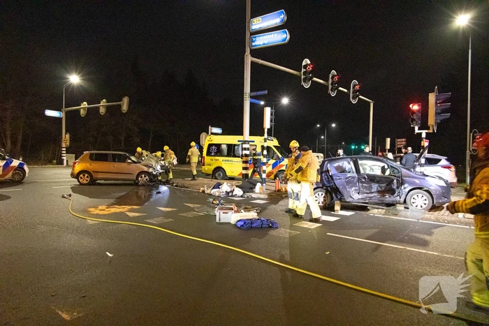 Inzittende bekneld bij verkeersongeval