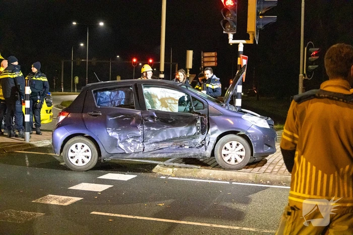 Inzittende bekneld bij verkeersongeval