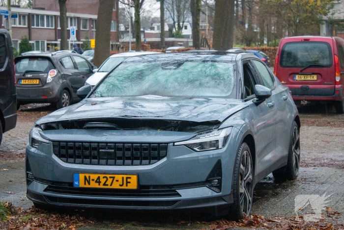 Autobrand snel onder controle