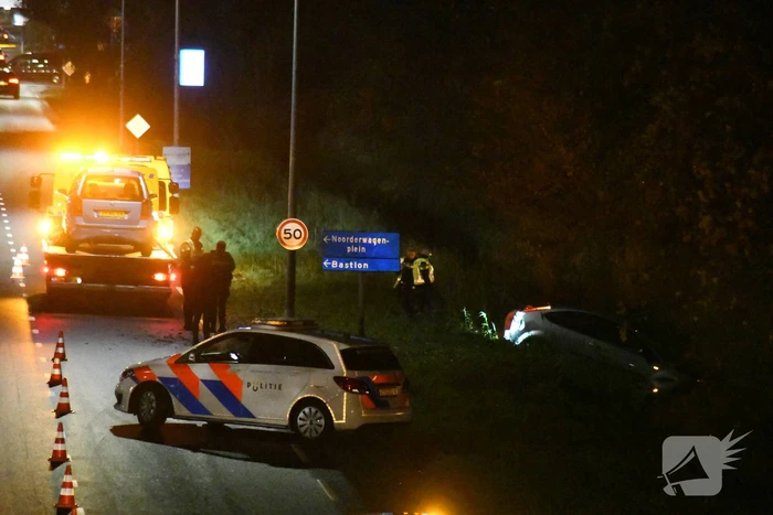 Automobilist verliest macht over stuur en belandt in sloot