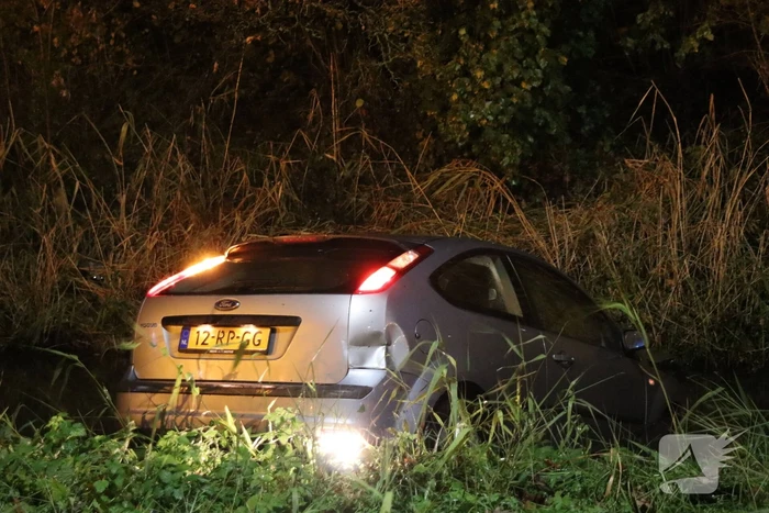 Automobilist verliest macht over stuur en belandt in sloot