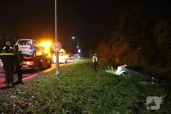 Automobilist verliest macht over stuur en belandt in sloot