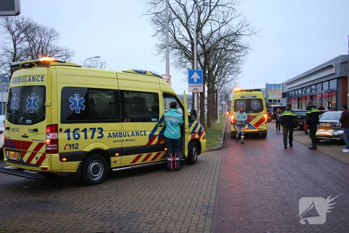 Gewonde en forse schade na kop-staartbotsing