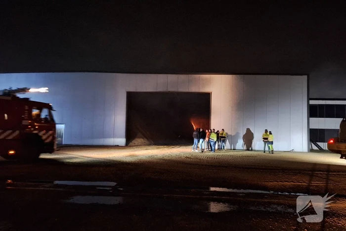 Veel rookontwikkeling bij brand in loods