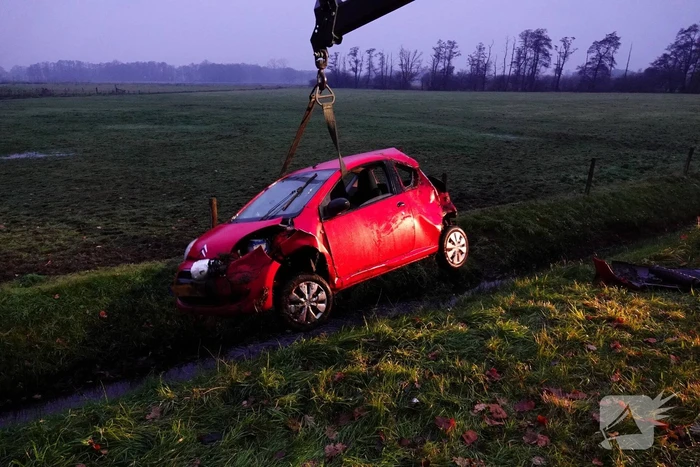 Automobiliste belandt met auto in sloot bij Brucht