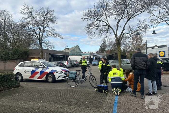 Fietser gewond bij aanrijding met personenauto