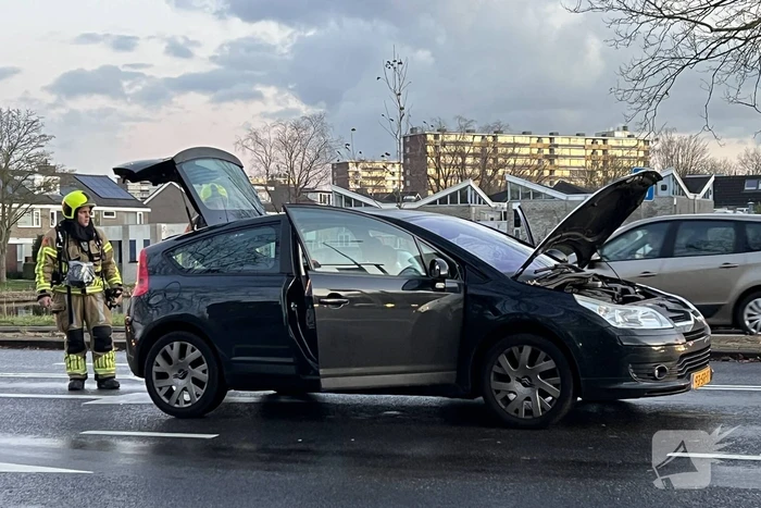 Autobrand snel onder controle