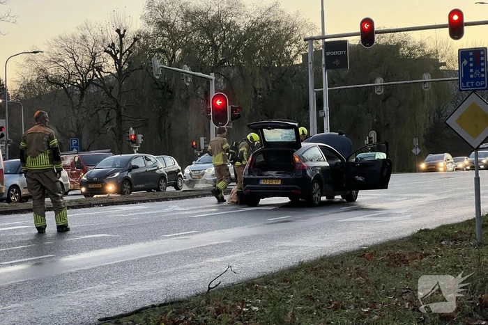 Autobrand snel onder controle