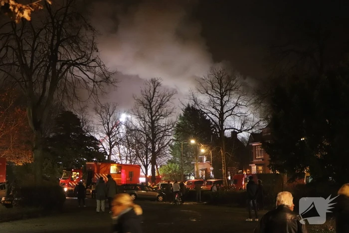Uitslaande brand zorgt voor veel rookontwikkeling