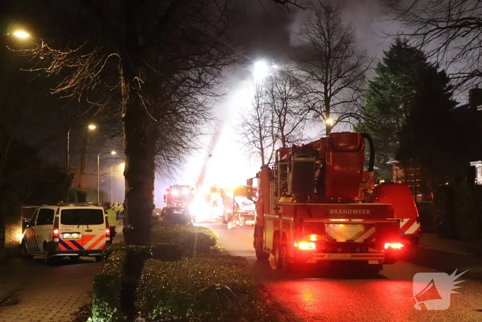 Uitslaande brand zorgt voor veel rookontwikkeling