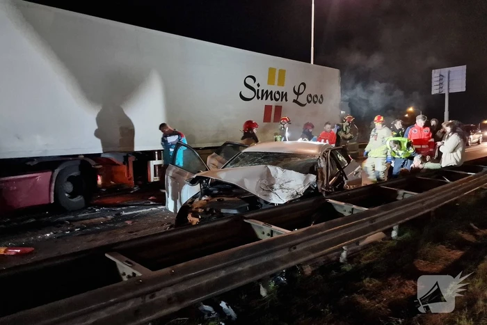 Vier gewonden bij frontale botsing met vrachtwagen