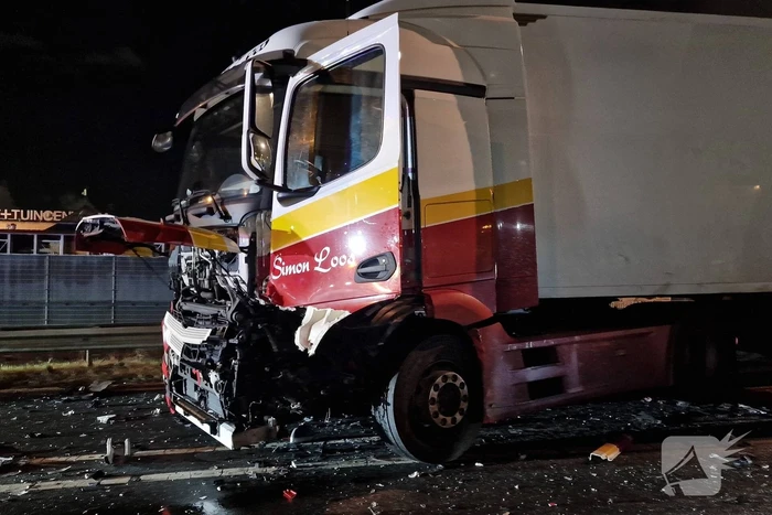 Vier gewonden bij frontale botsing met vrachtwagen