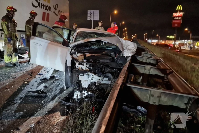 Vier gewonden bij frontale botsing met vrachtwagen