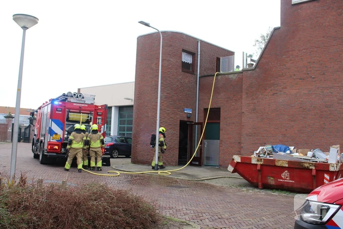 Forse rookontwikkeling in Houtkachel