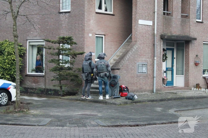 Man met verward gedrag aangehouden in woning