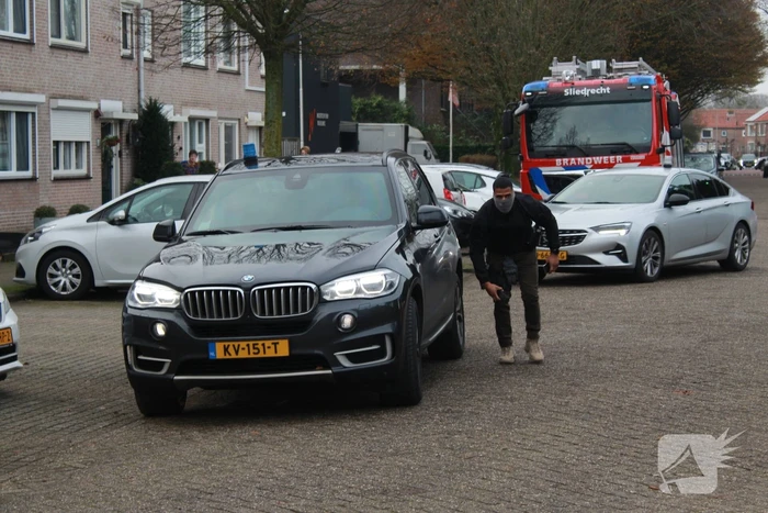 Man met verward gedrag aangehouden in woning