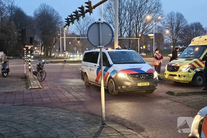 Scooterrijder met fietster in botsing